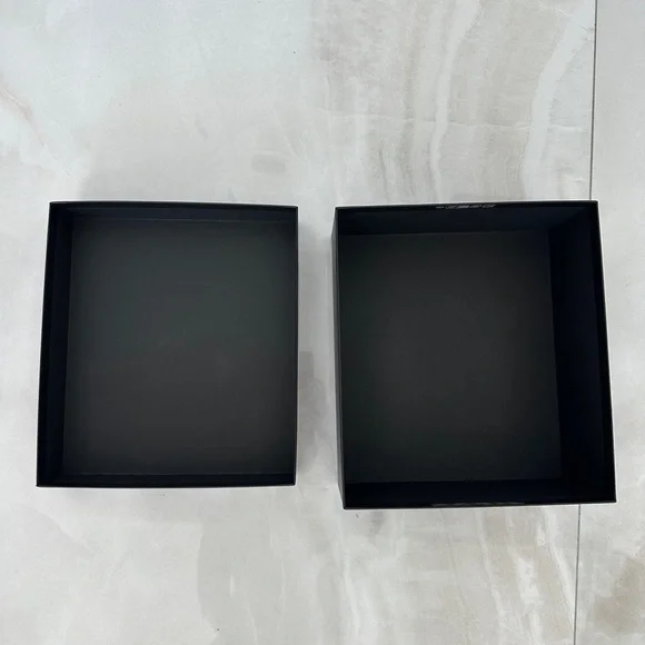 Elegant Saint Laurent Black and White Box - Picture 8 of 8